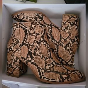 Steve Madden Snakeskin Bootie Size Women's 11